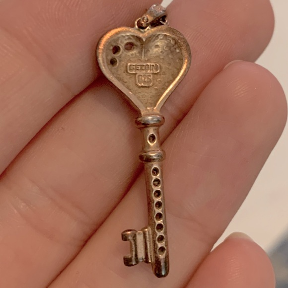 Stamped 925, rose gold coloured key necklace with faux diamonds on chain - Picture 7 of 7